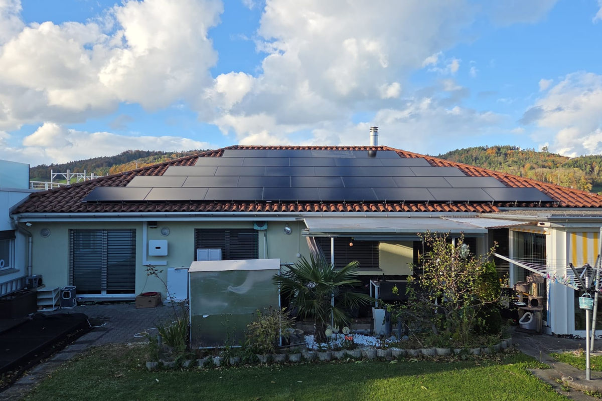 Solaranlage auf einem Mehrfamilienhaus in Eschlikon